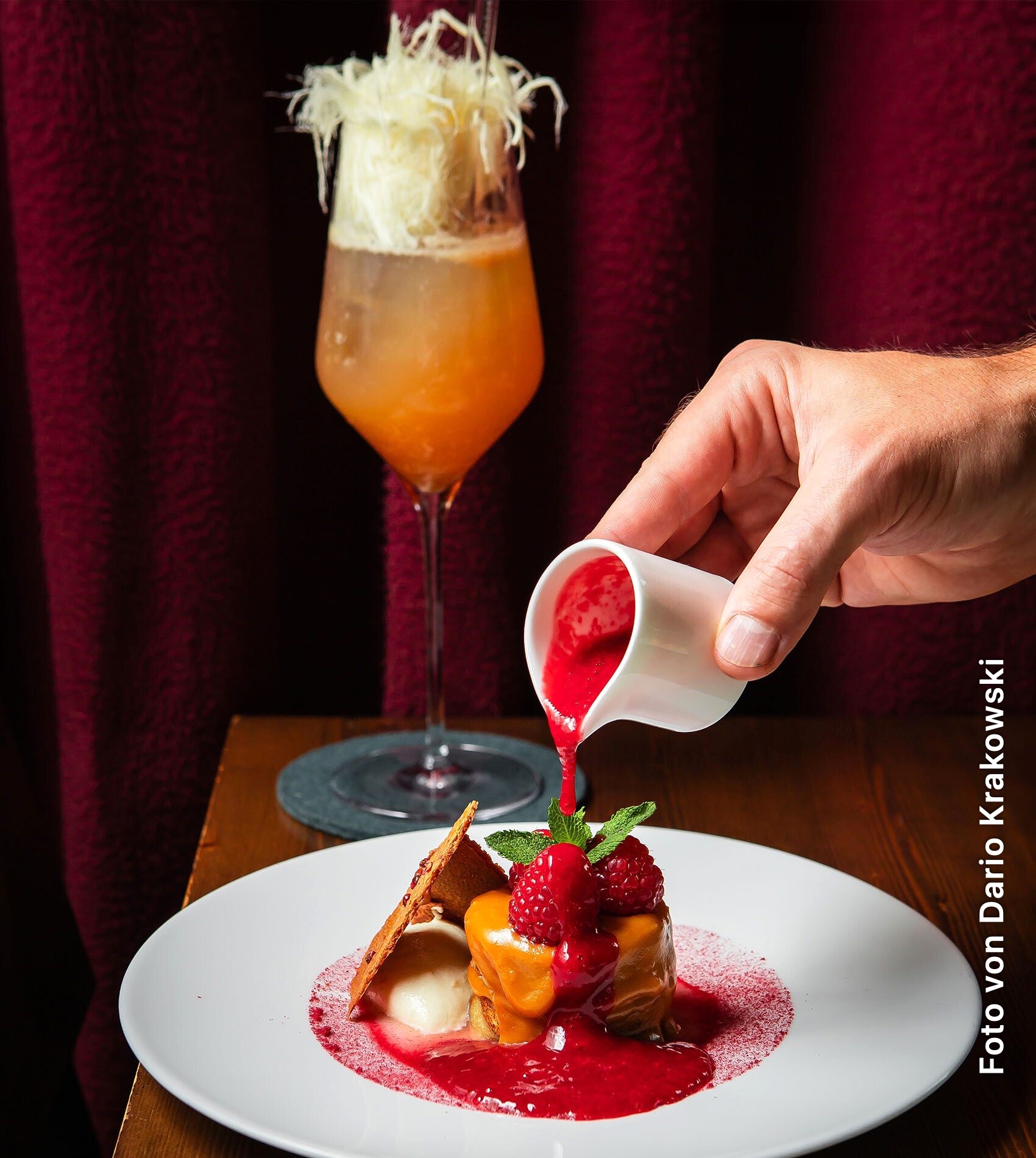 Dessert und Cocktail beim Brunch im Bonvivant