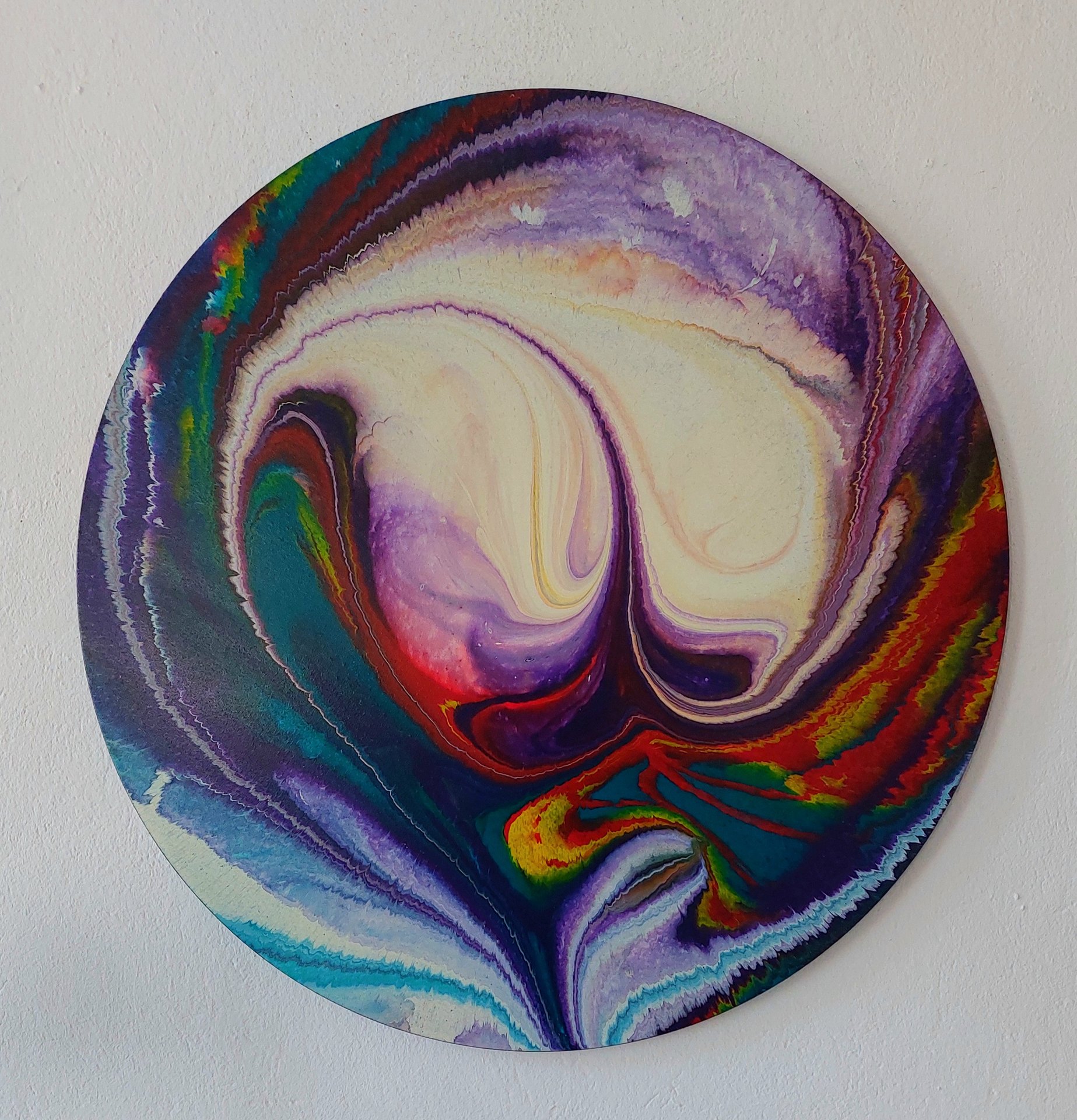 Spin painting in a private workshop